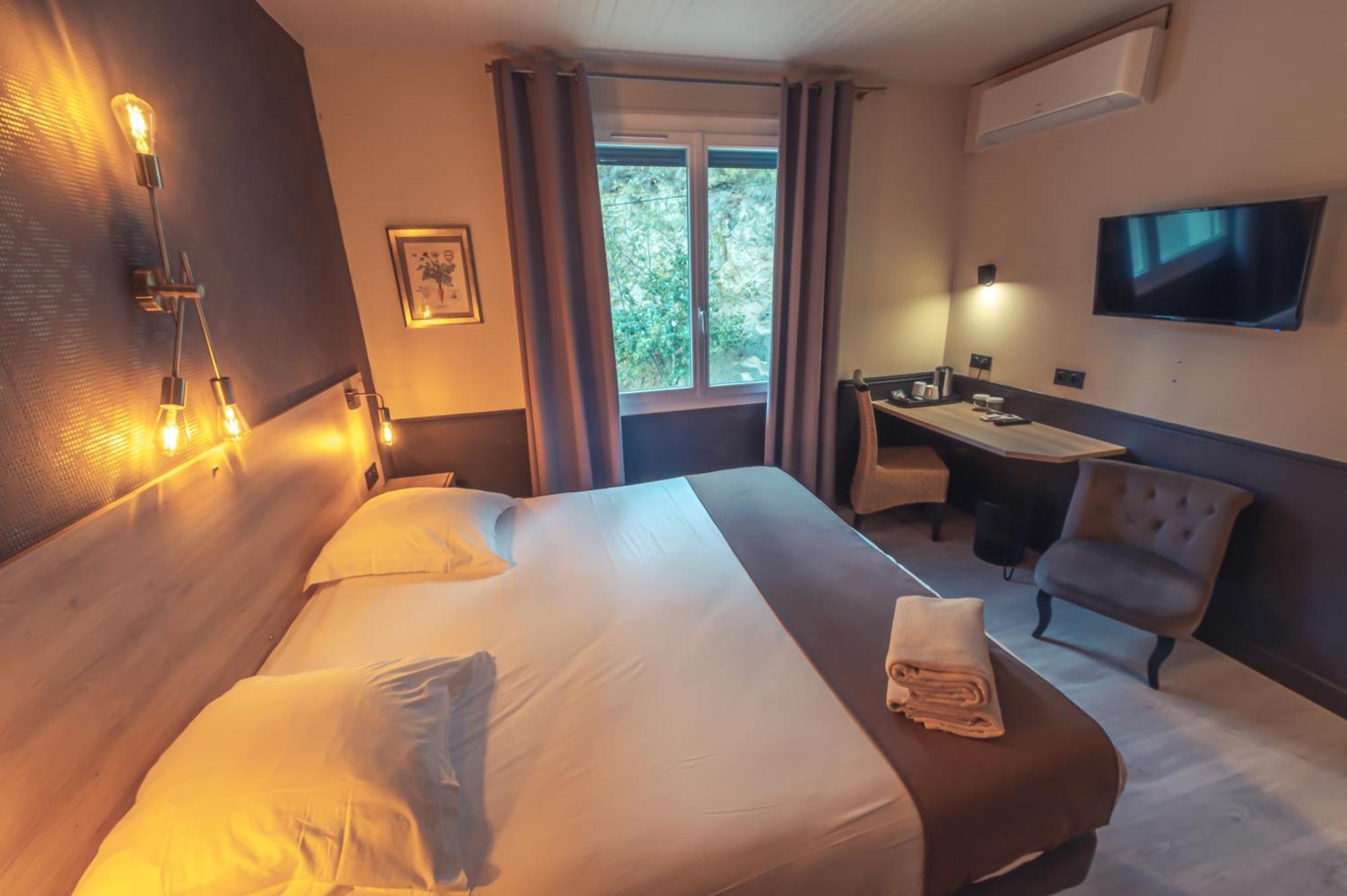 Propiac Logis Hotel Restaurant Le Plantevin מראה חיצוני תמונה