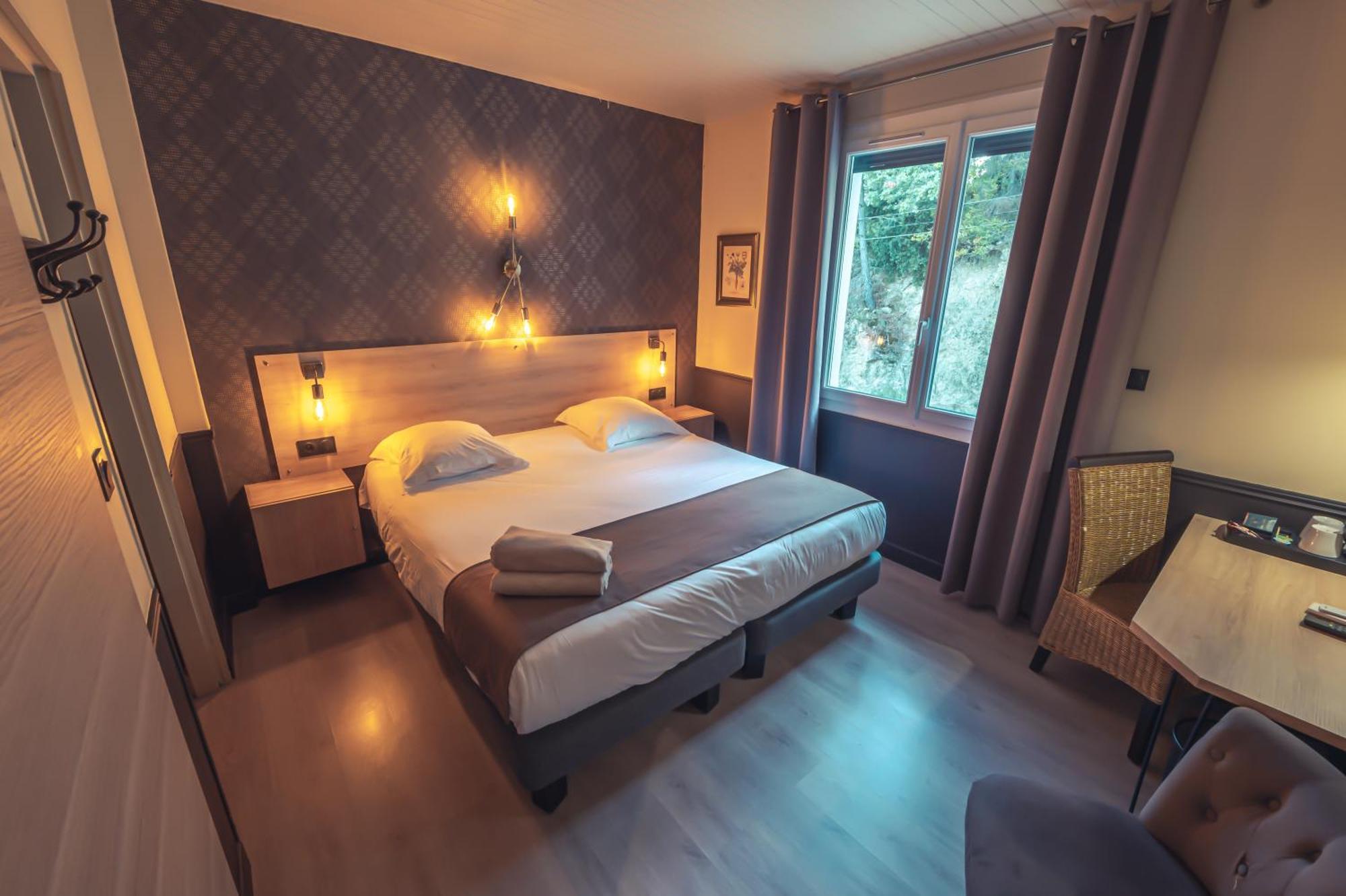 Propiac Logis Hotel Restaurant Le Plantevin מראה חיצוני תמונה