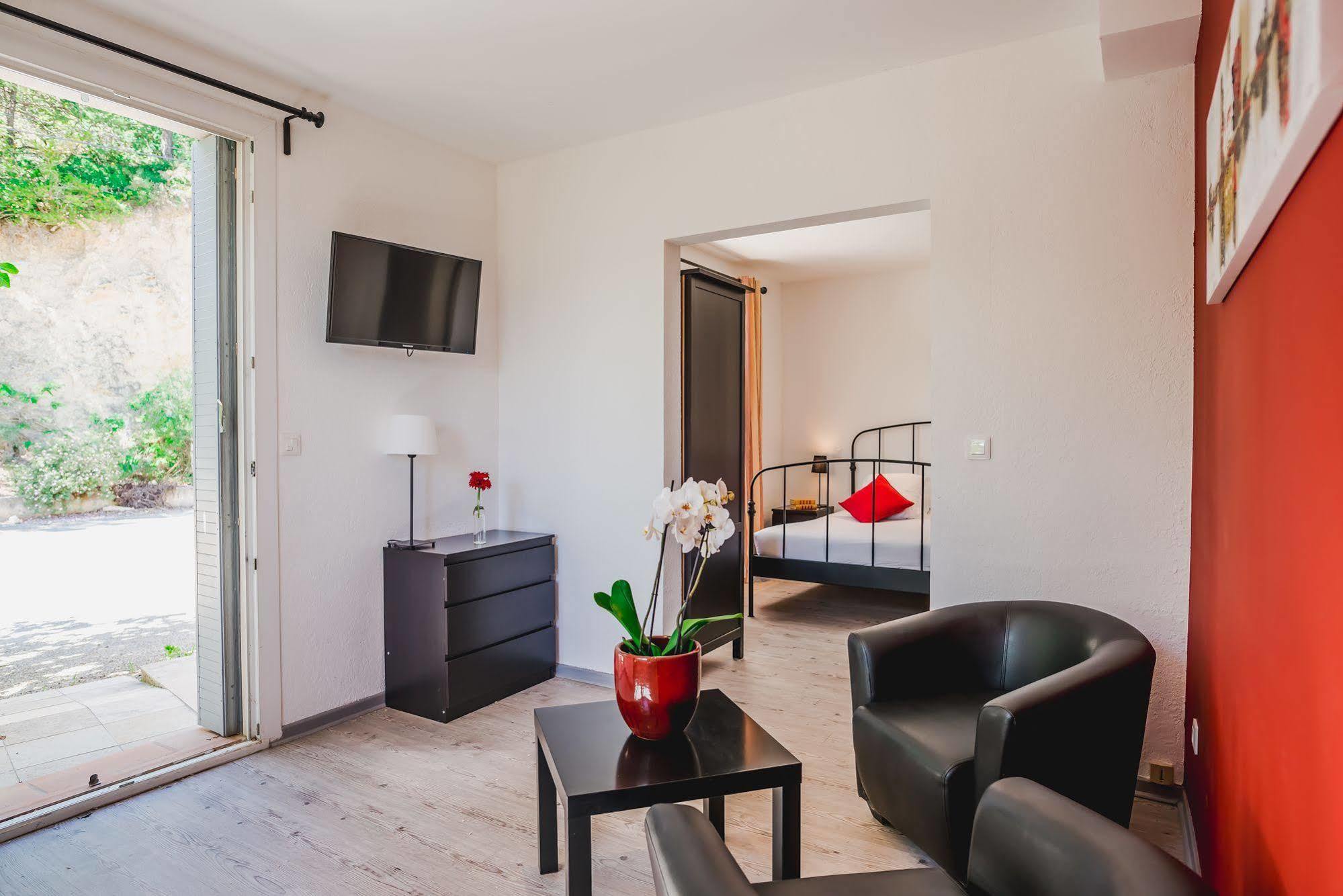 Propiac Logis Hotel Restaurant Le Plantevin מראה חיצוני תמונה