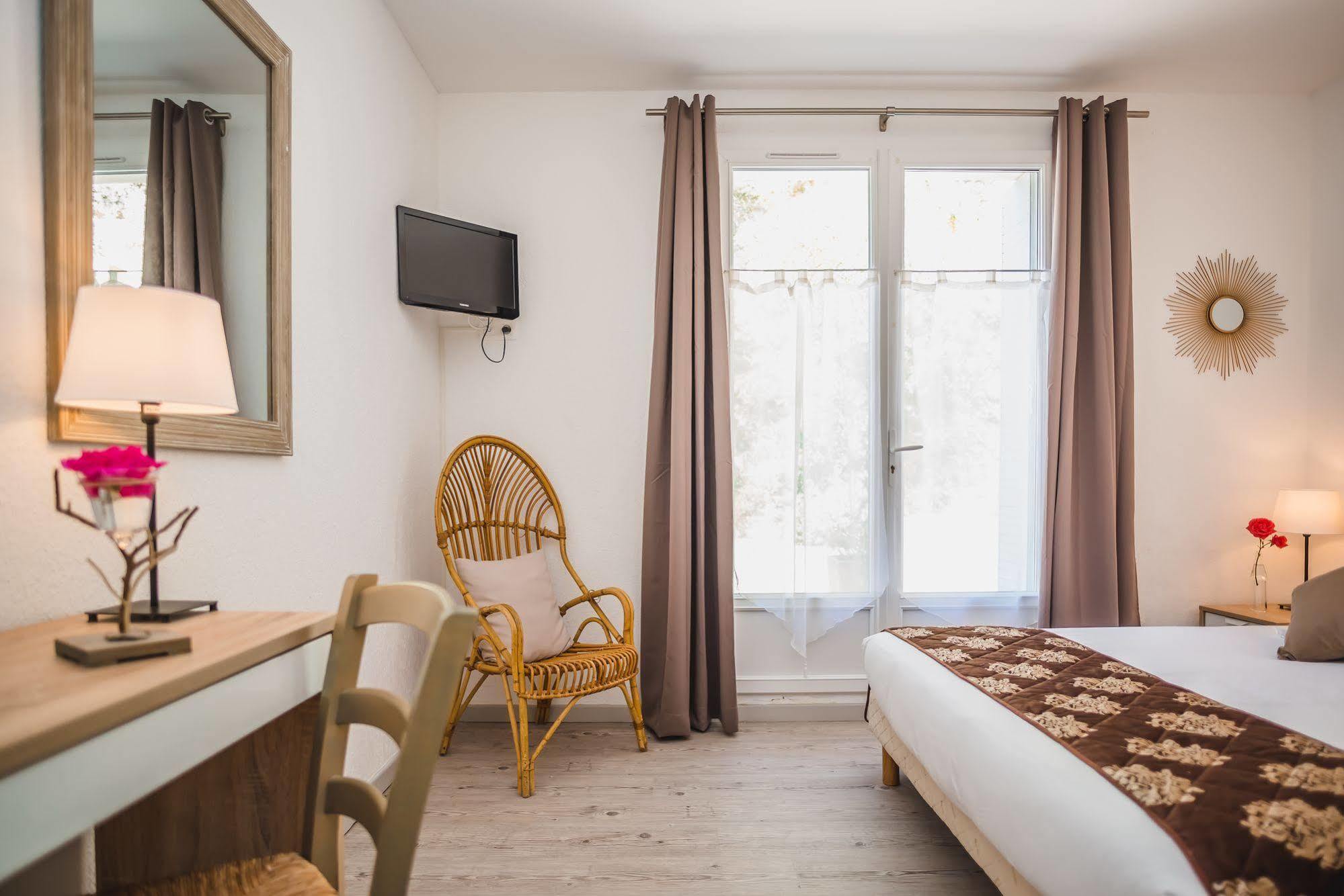 Propiac Logis Hotel Restaurant Le Plantevin מראה חיצוני תמונה